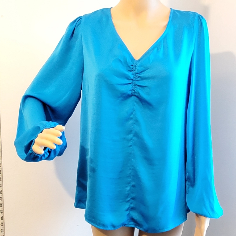 Banana Republic blue sleeve top/blouse medium size